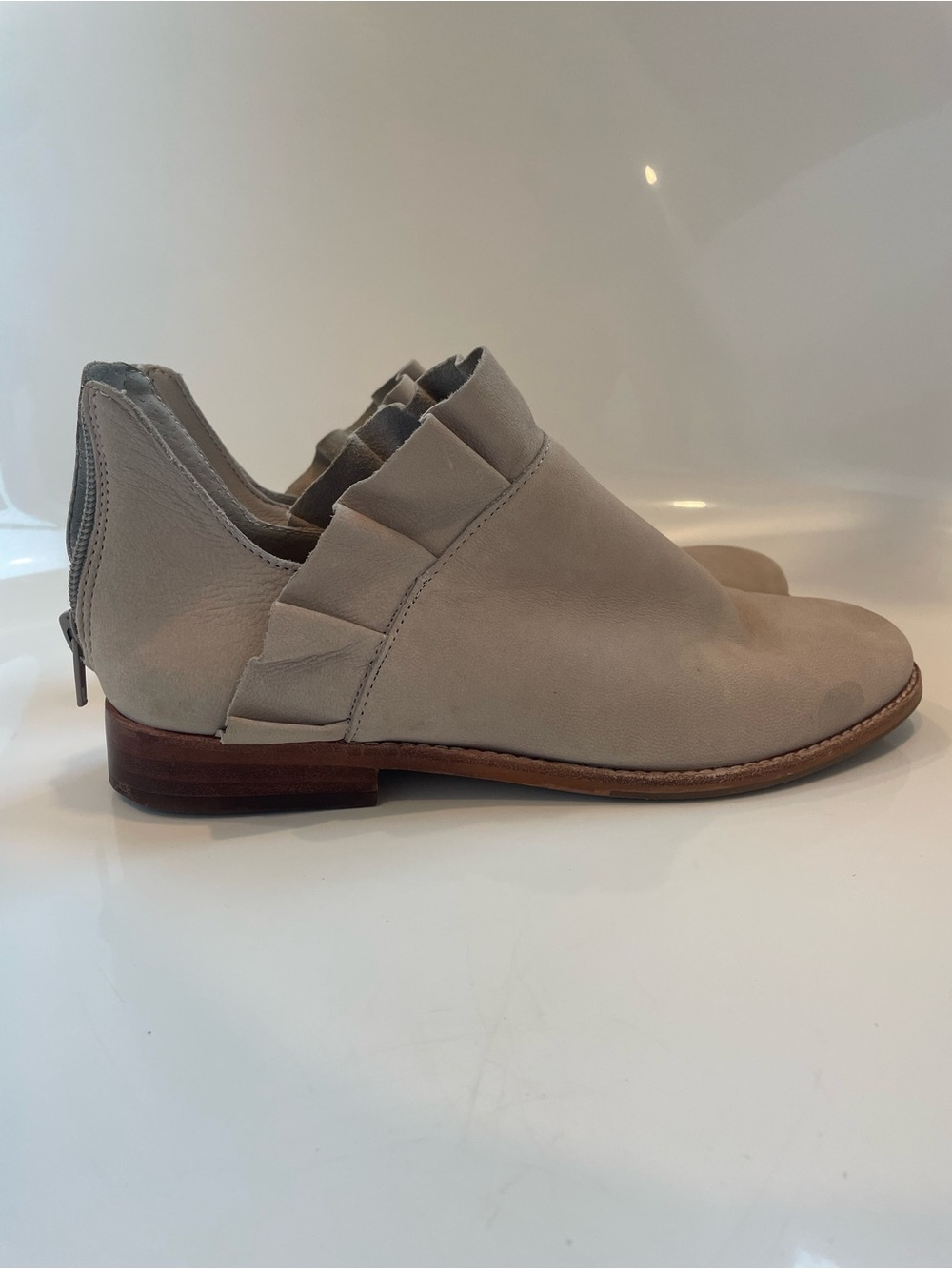 6.5 Sole Society Ruffle Detail Ankle Boots